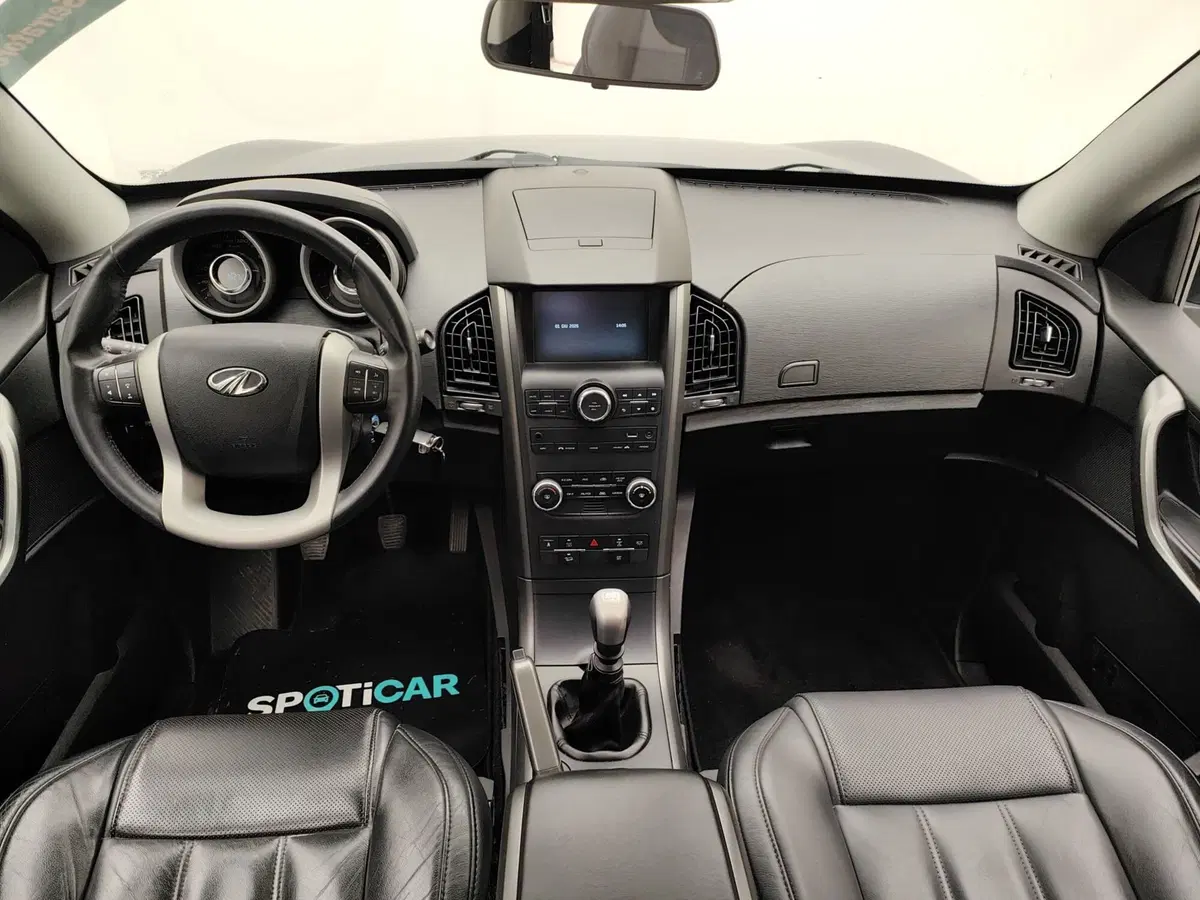 Mahindra XUV500 usata a Como (7)