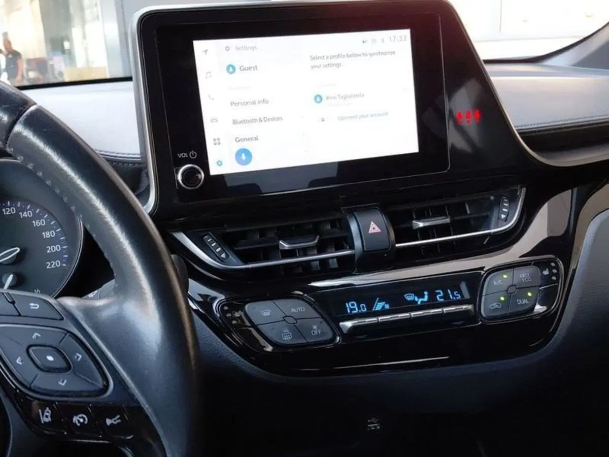 Toyota Toyota C-HR usata a Cagliari (11)