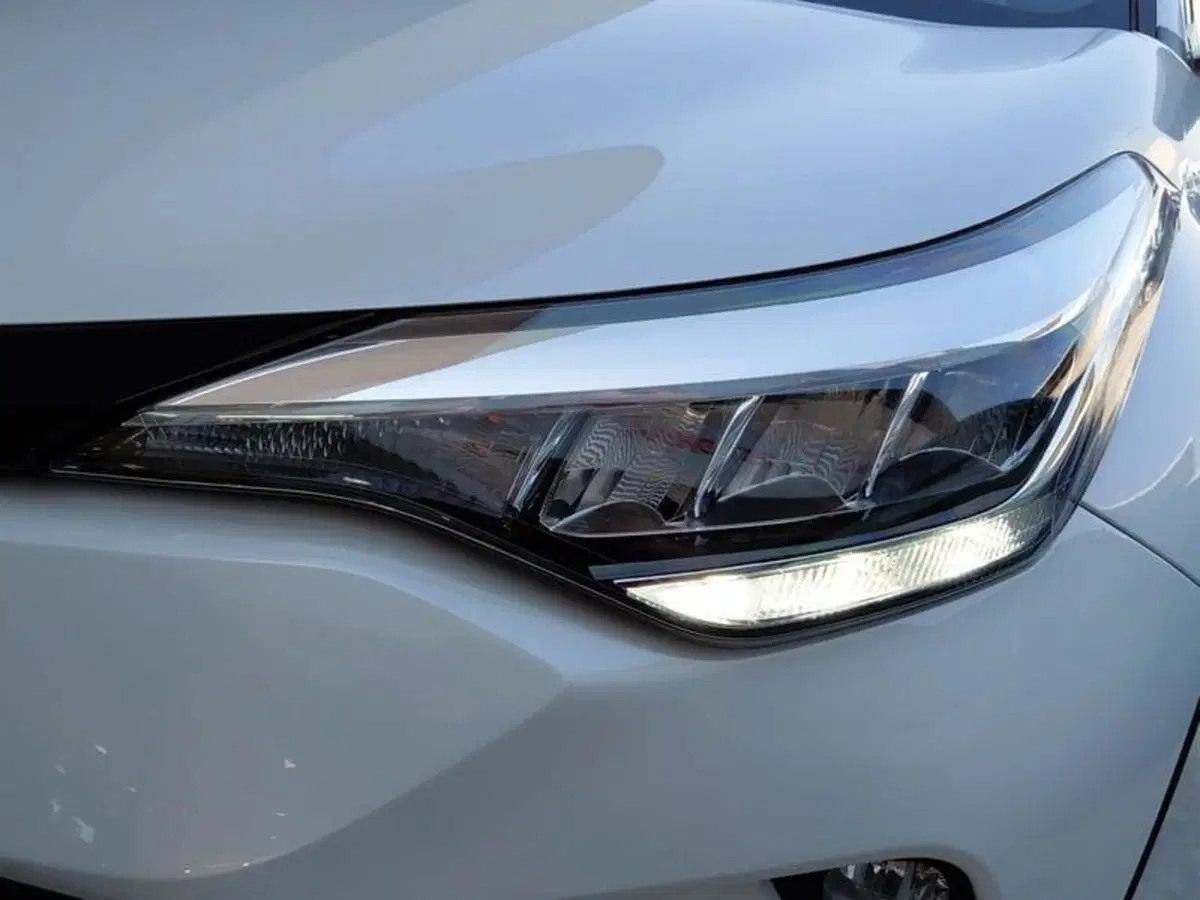 Toyota Toyota C-HR usata a Cagliari (13)