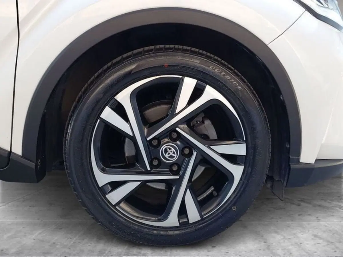 Toyota Toyota C-HR usata a Cagliari (14)