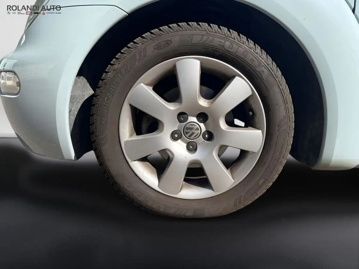 Volkswagen New Beetle Cabrio usata a Alessandria (11)