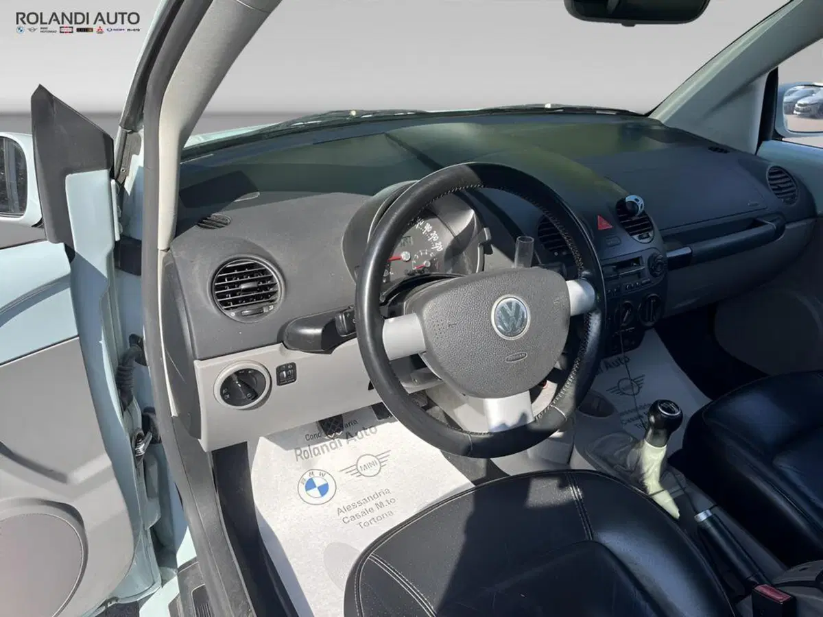 Volkswagen New Beetle Cabrio usata a Alessandria (12)