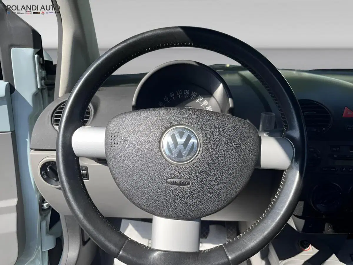 Volkswagen New Beetle Cabrio usata a Alessandria (13)