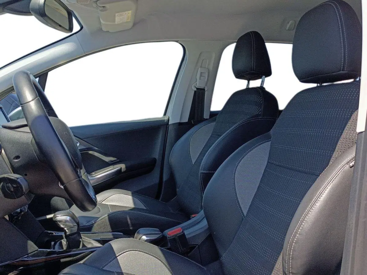 Peugeot 2008 usata a Bari (7)