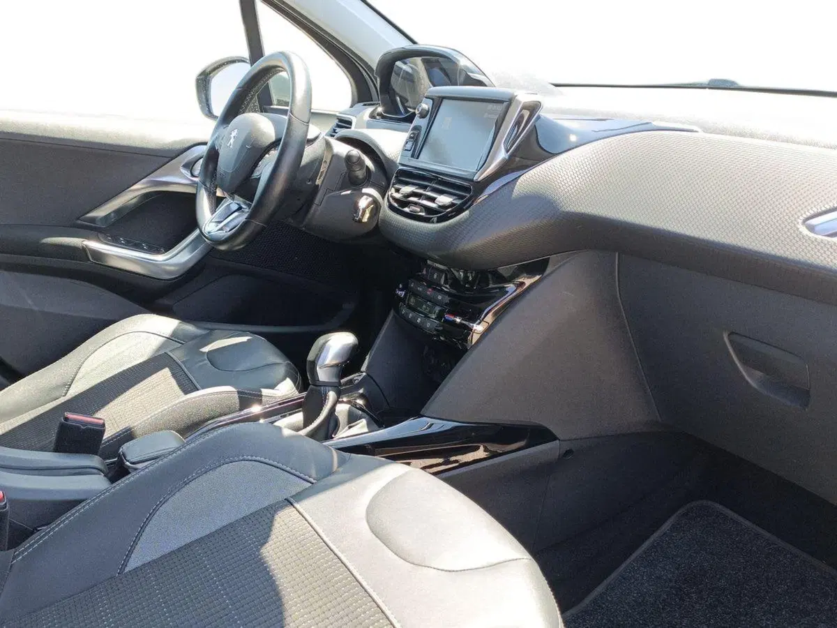 Peugeot 2008 usata a Bari (9)