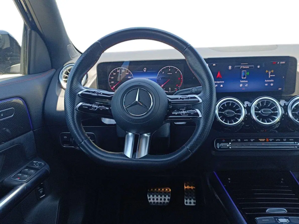 Mercedes-Benz GLA SUV usata a Bari (11)