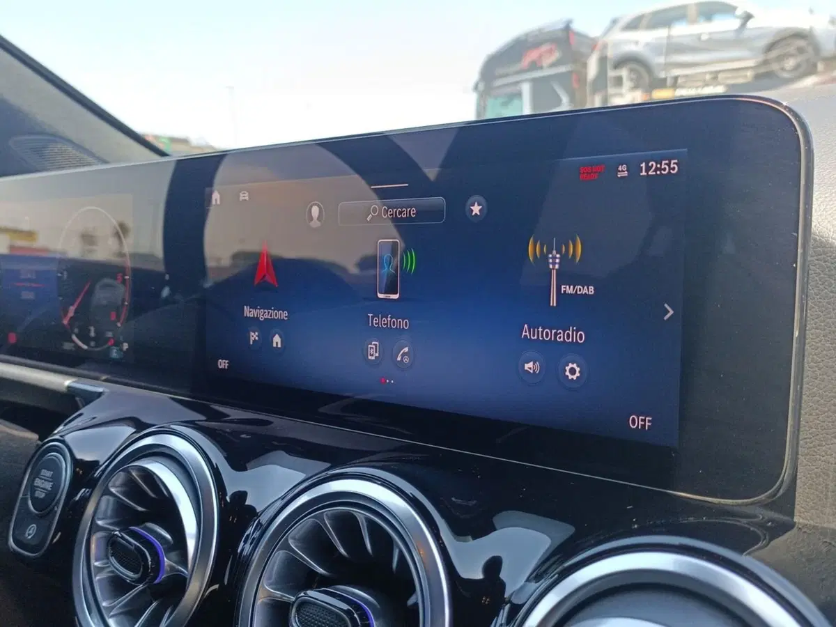 Mercedes-Benz GLA SUV usata a Bari (12)