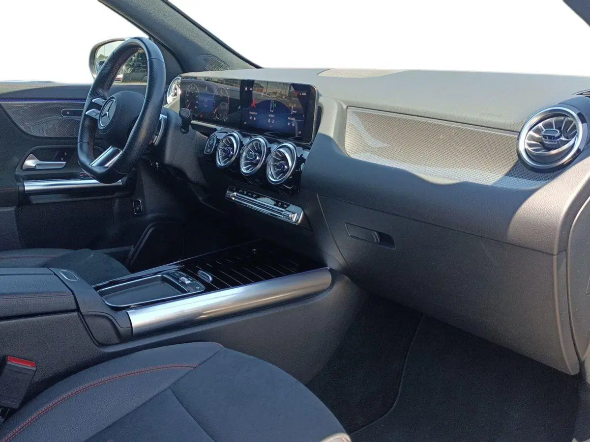 Mercedes-Benz GLA SUV usata a Bari (15)