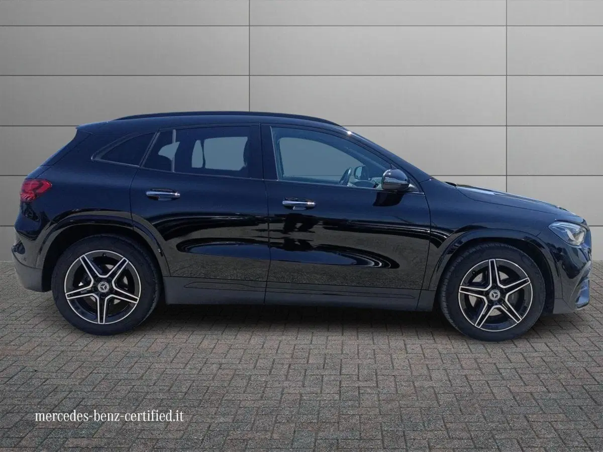 Mercedes-Benz GLA SUV usata a Bari (5)