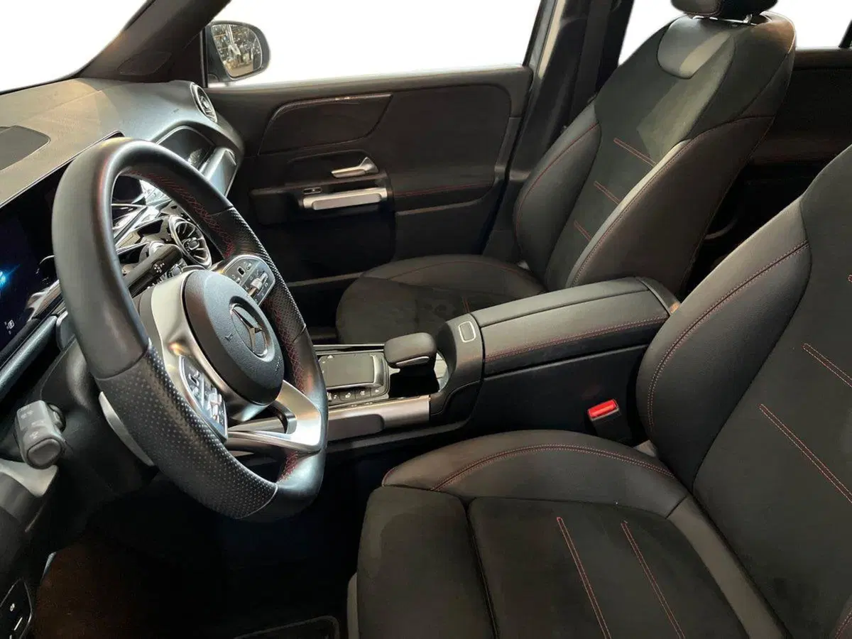 Mercedes-Benz GLB usata a Bari (7)