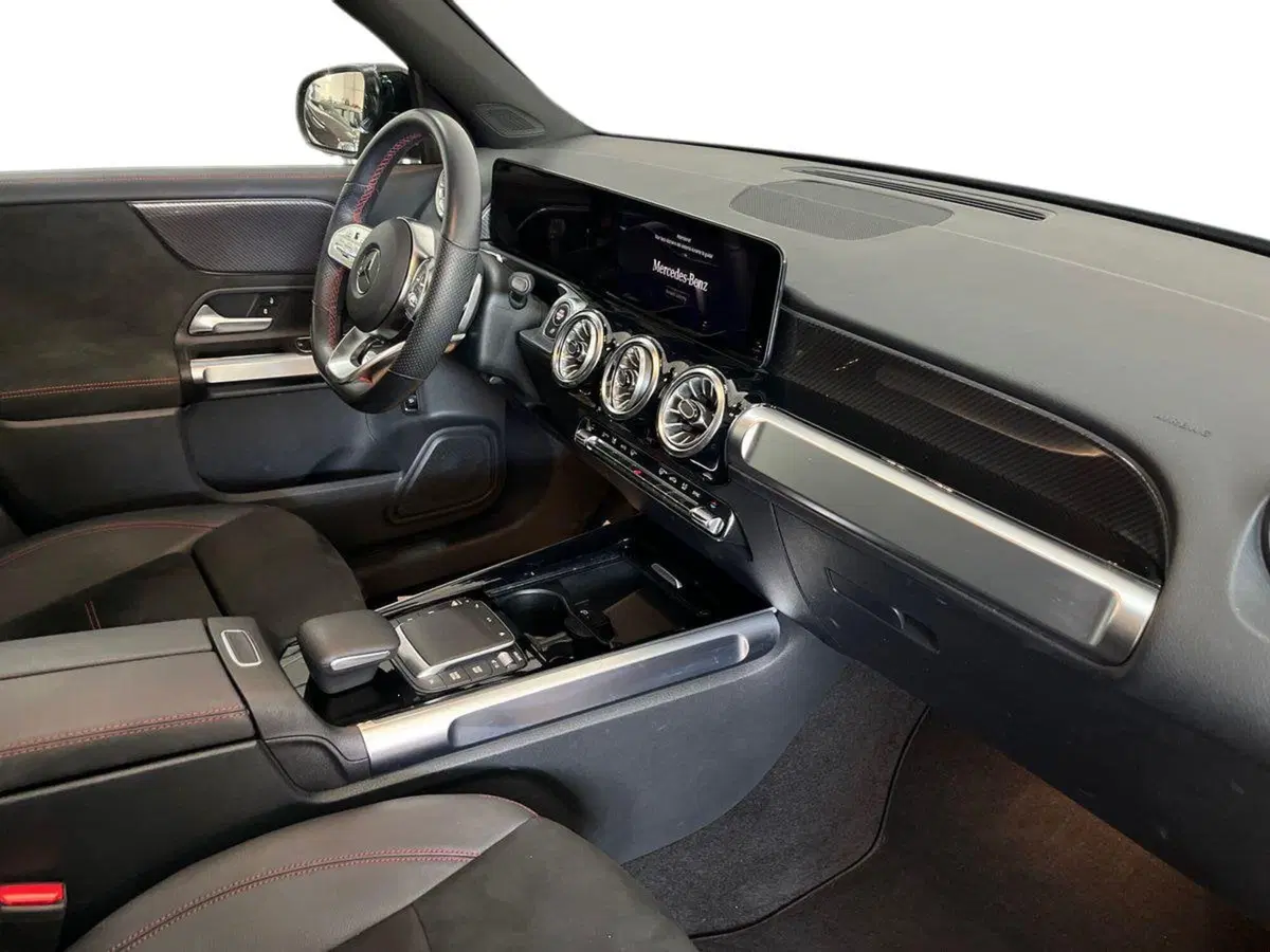 Mercedes-Benz GLB usata a Bari (9)