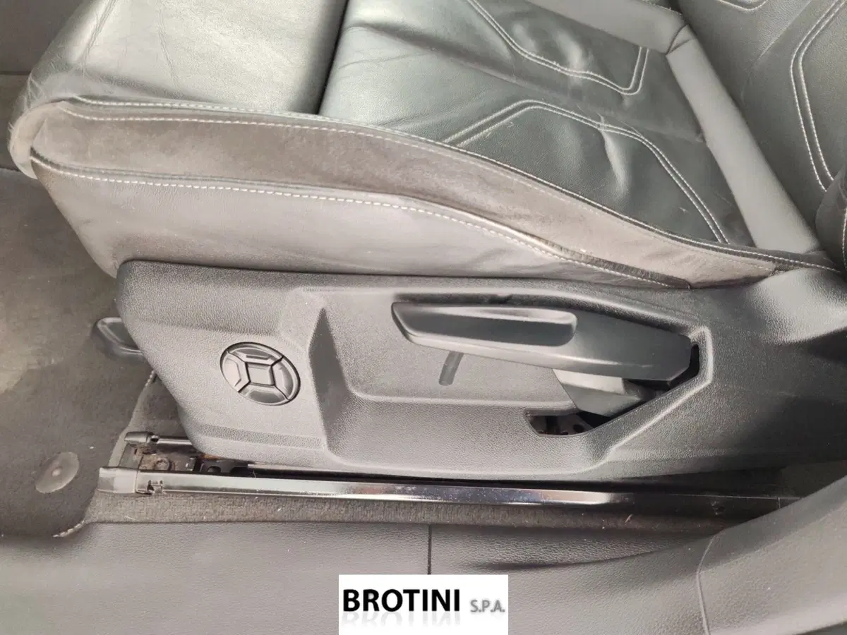 Audi Q3 Sportback usata a Massa-Carrara (8)