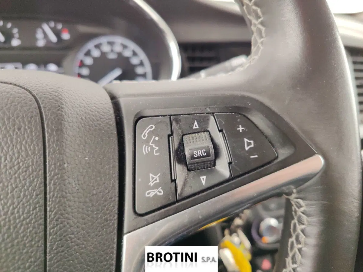Opel Mokka usata a Massa-Carrara (14)