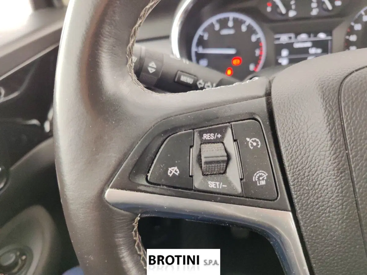 Opel Mokka usata a Massa-Carrara (15)