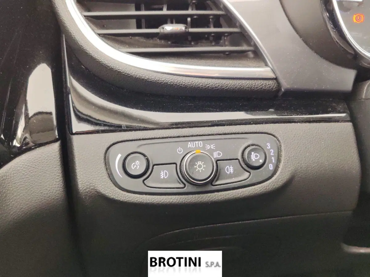 Opel Mokka usata a Massa-Carrara (17)