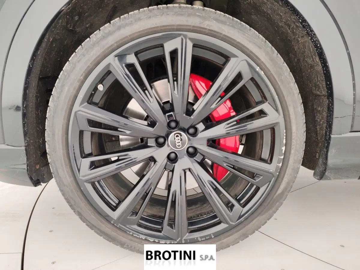 Audi Q8 usata a Massa-Carrara (6)