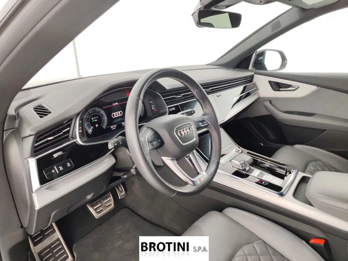 Audi Q8 usata a Massa-Carrara (8)