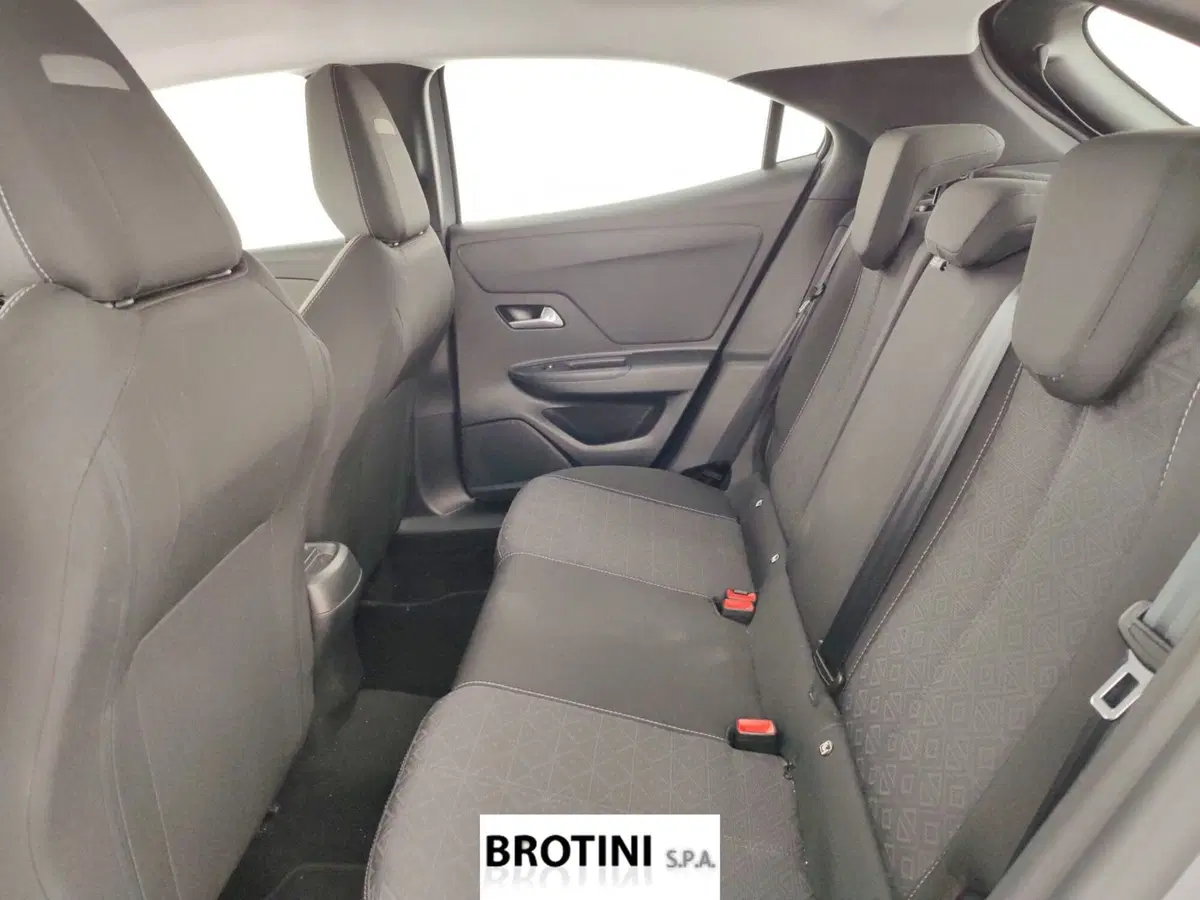 Opel Mokka usata a Massa-Carrara (10)