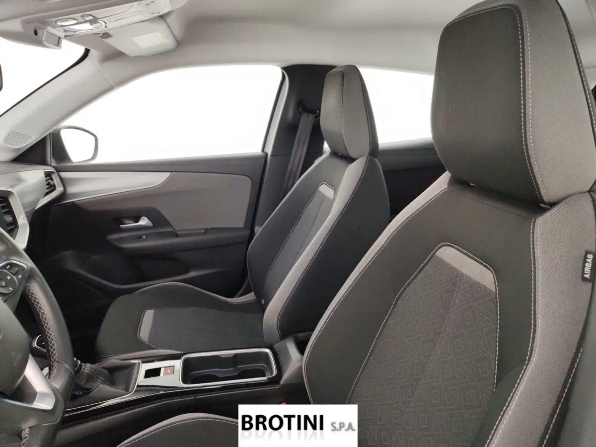 Opel Mokka usata a Massa-Carrara (9)