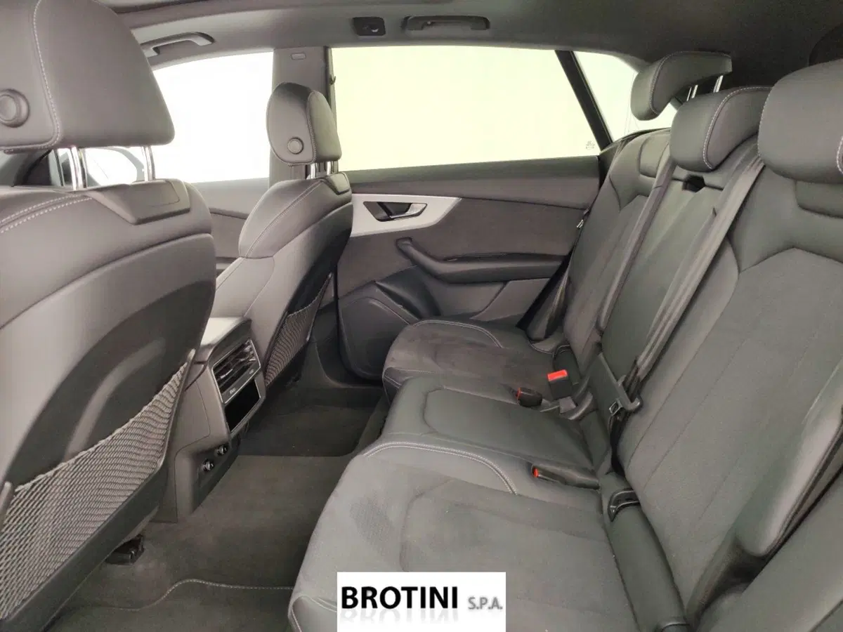 Audi Q8 Sportback usata a Massa-Carrara (11)