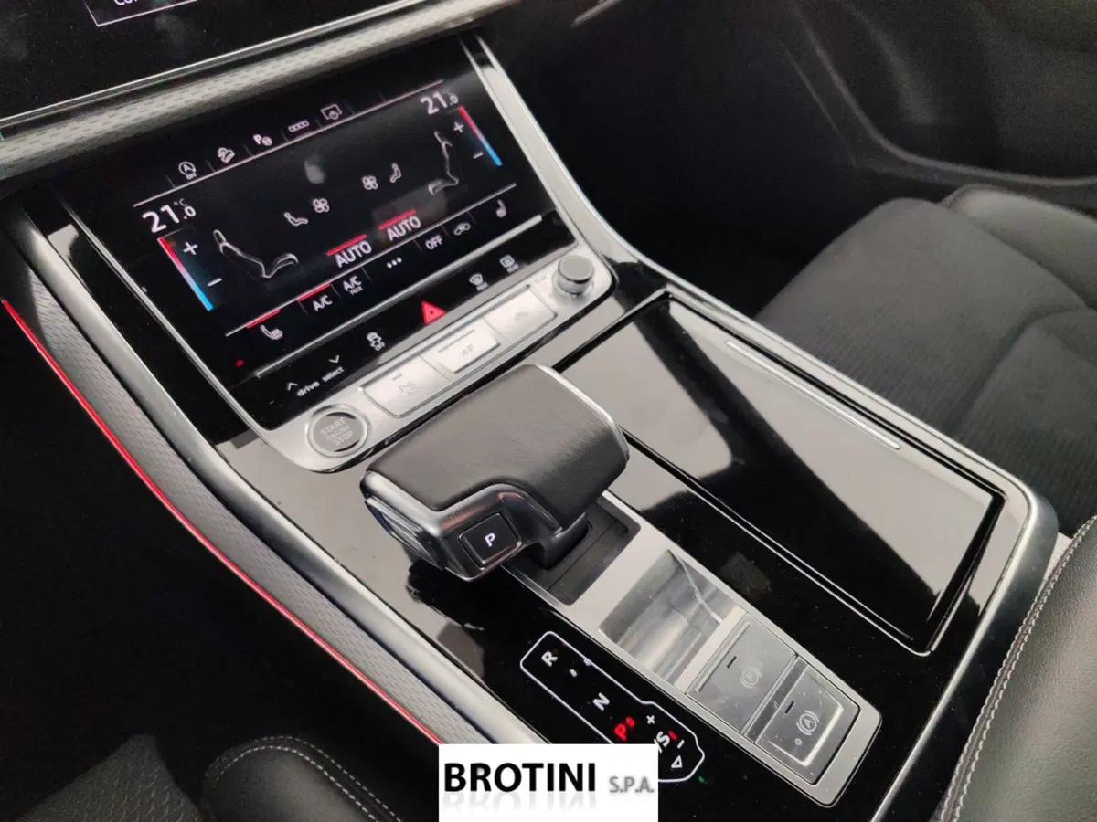 Audi Q8 Sportback usata a Massa-Carrara (12)