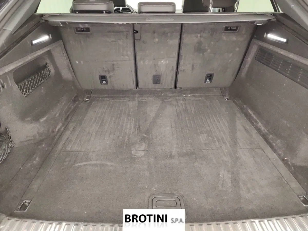 Audi Q8 Sportback usata a Massa-Carrara (17)