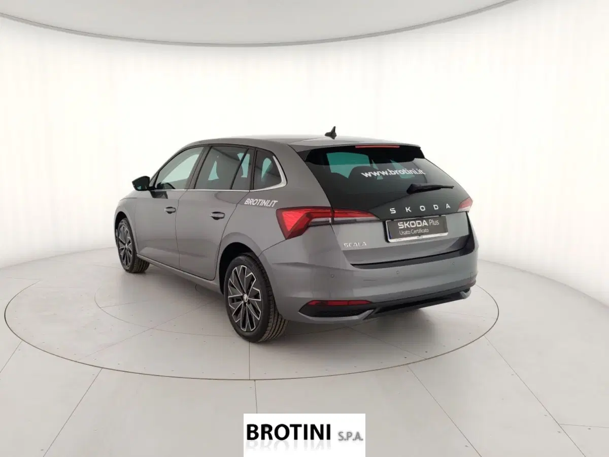 Skoda Scala nuova a Massa-Carrara (2)