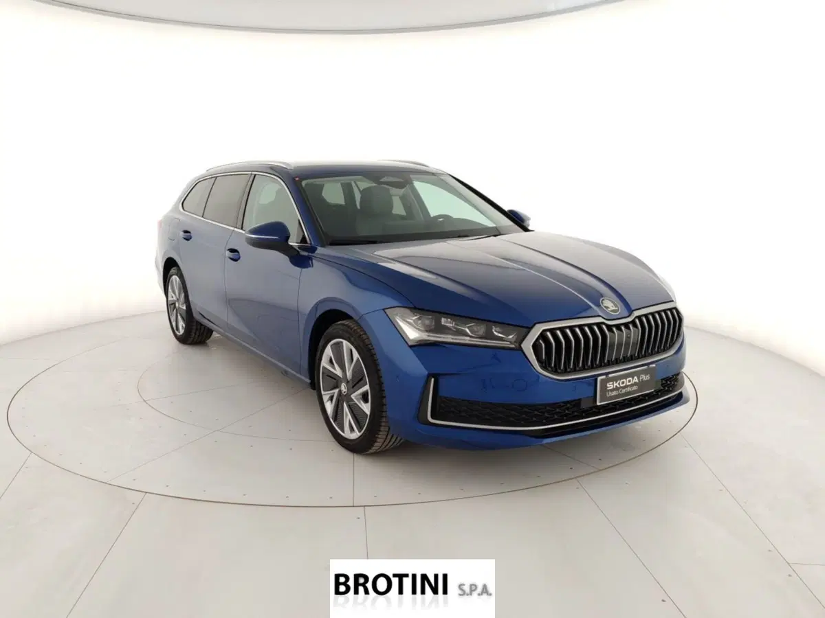 Skoda Superb Station Wagon nuova a Massa-Carrara (4)