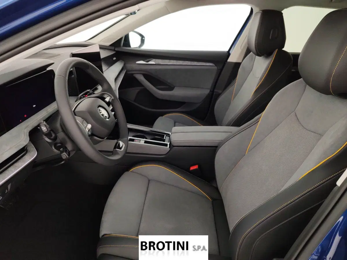 Skoda Superb Station Wagon nuova a Massa-Carrara (7)
