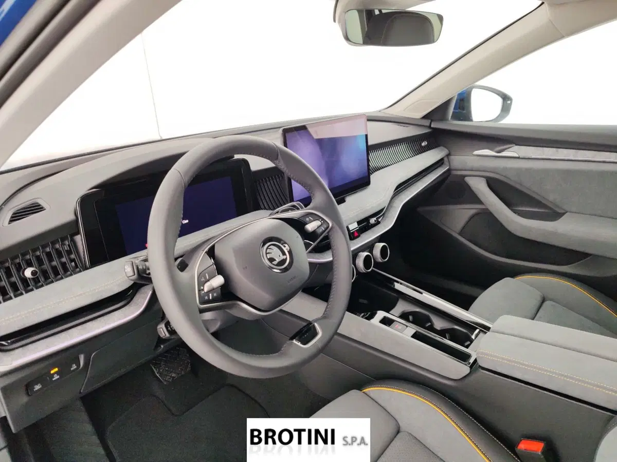 Skoda Superb Station Wagon nuova a Massa-Carrara (8)
