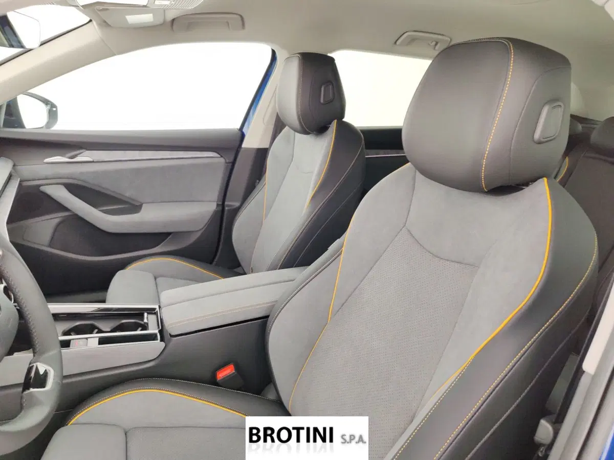 Skoda Superb Station Wagon nuova a Massa-Carrara (9)
