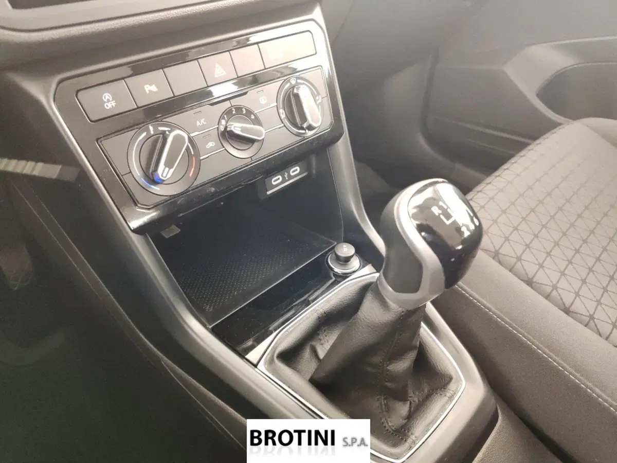 Volkswagen T-Cross usata a Massa-Carrara (11)