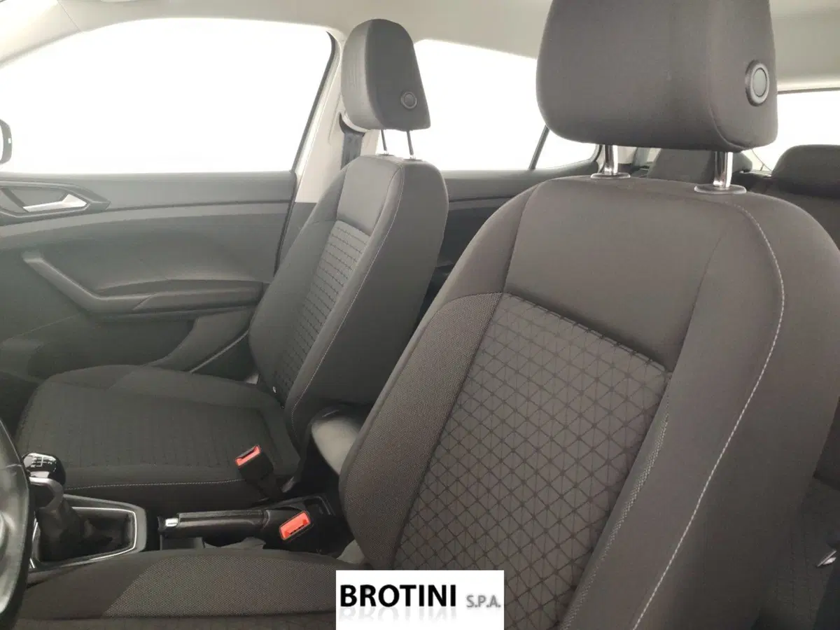 Volkswagen T-Cross usata a Massa-Carrara (9)