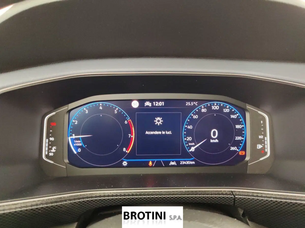 Volkswagen T-Cross usata a Massa-Carrara (12)