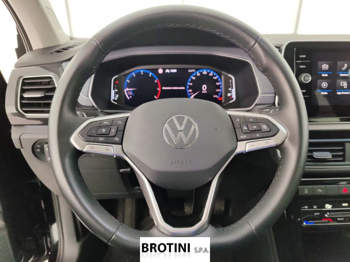 Volkswagen T-Cross usata a Massa-Carrara (13)