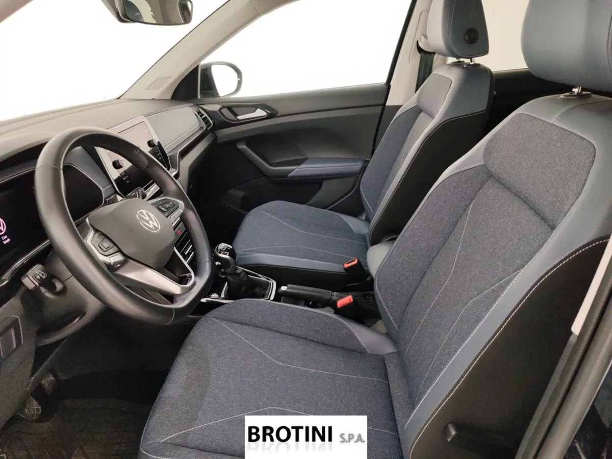 Volkswagen T-Cross usata a Massa-Carrara (6)