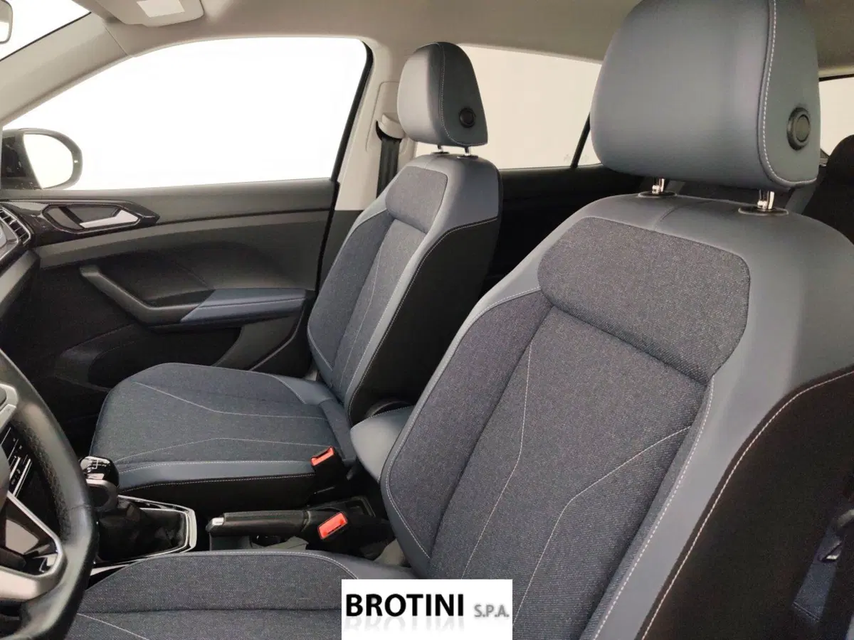 Volkswagen T-Cross usata a Massa-Carrara (8)