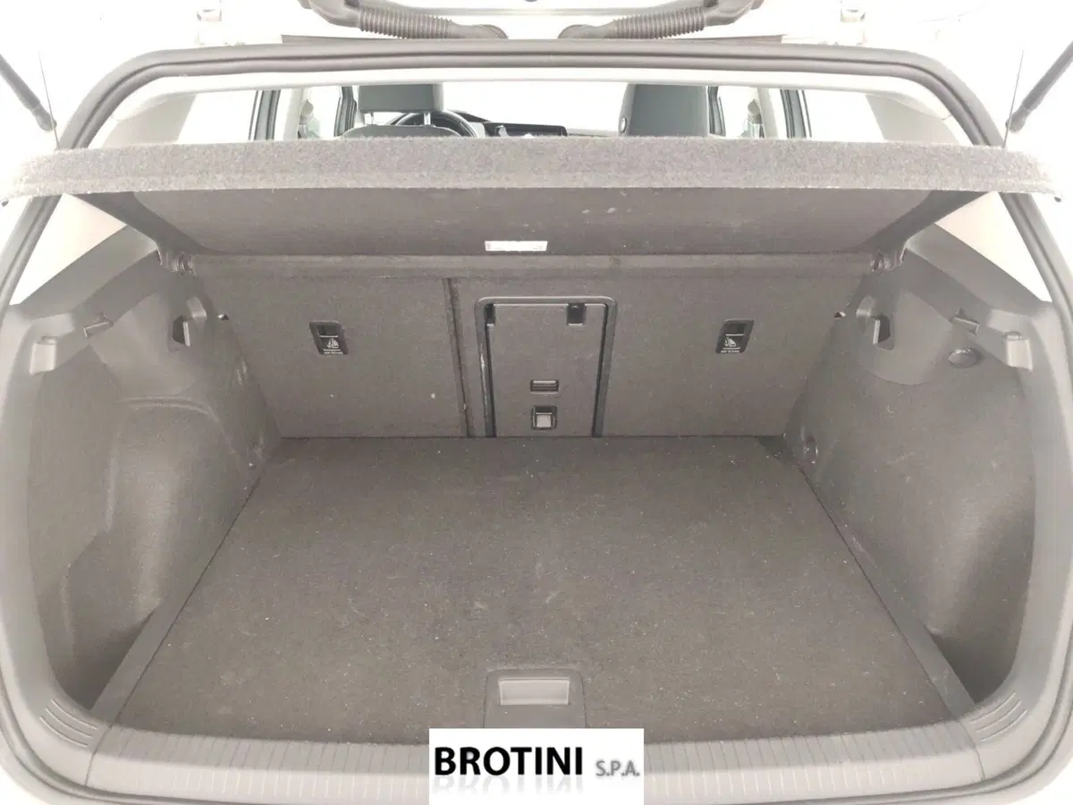 Volkswagen Golf usata a Massa-Carrara (6)