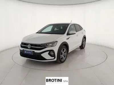 Volkswagen Taigo 1.0 TSI 110 CV DSG R-Line del 2023 usata a Massa