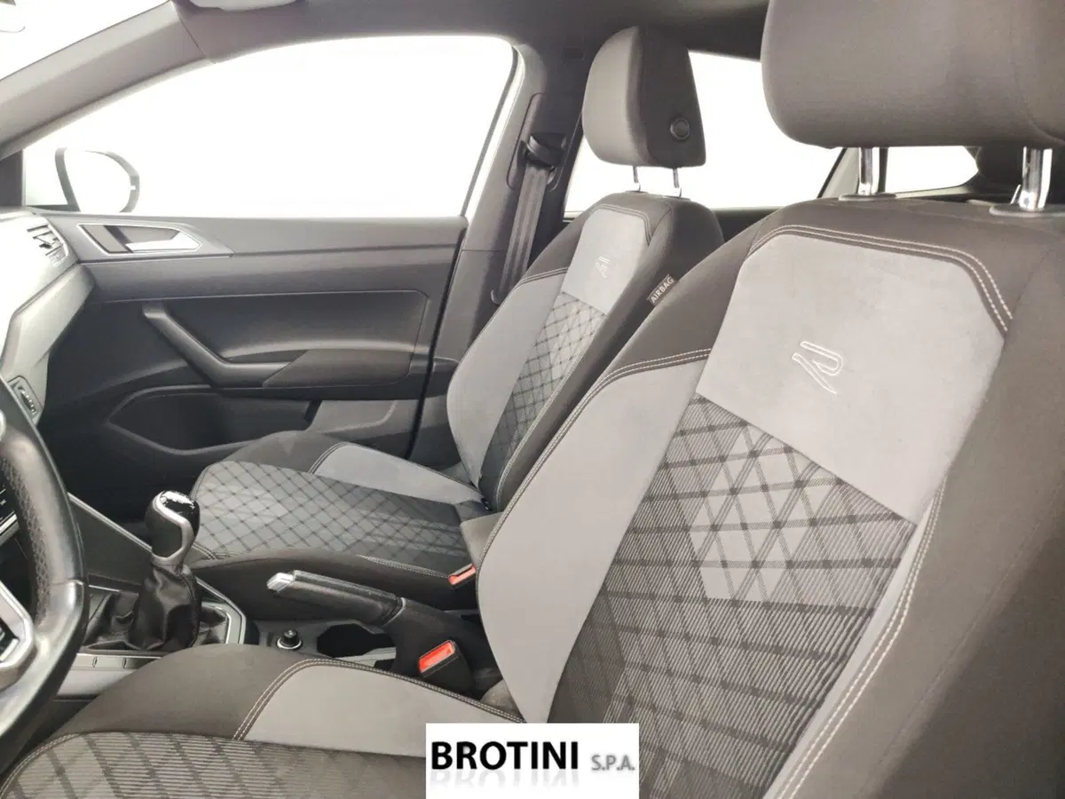 Volkswagen Taigo usata a Massa-Carrara (9)