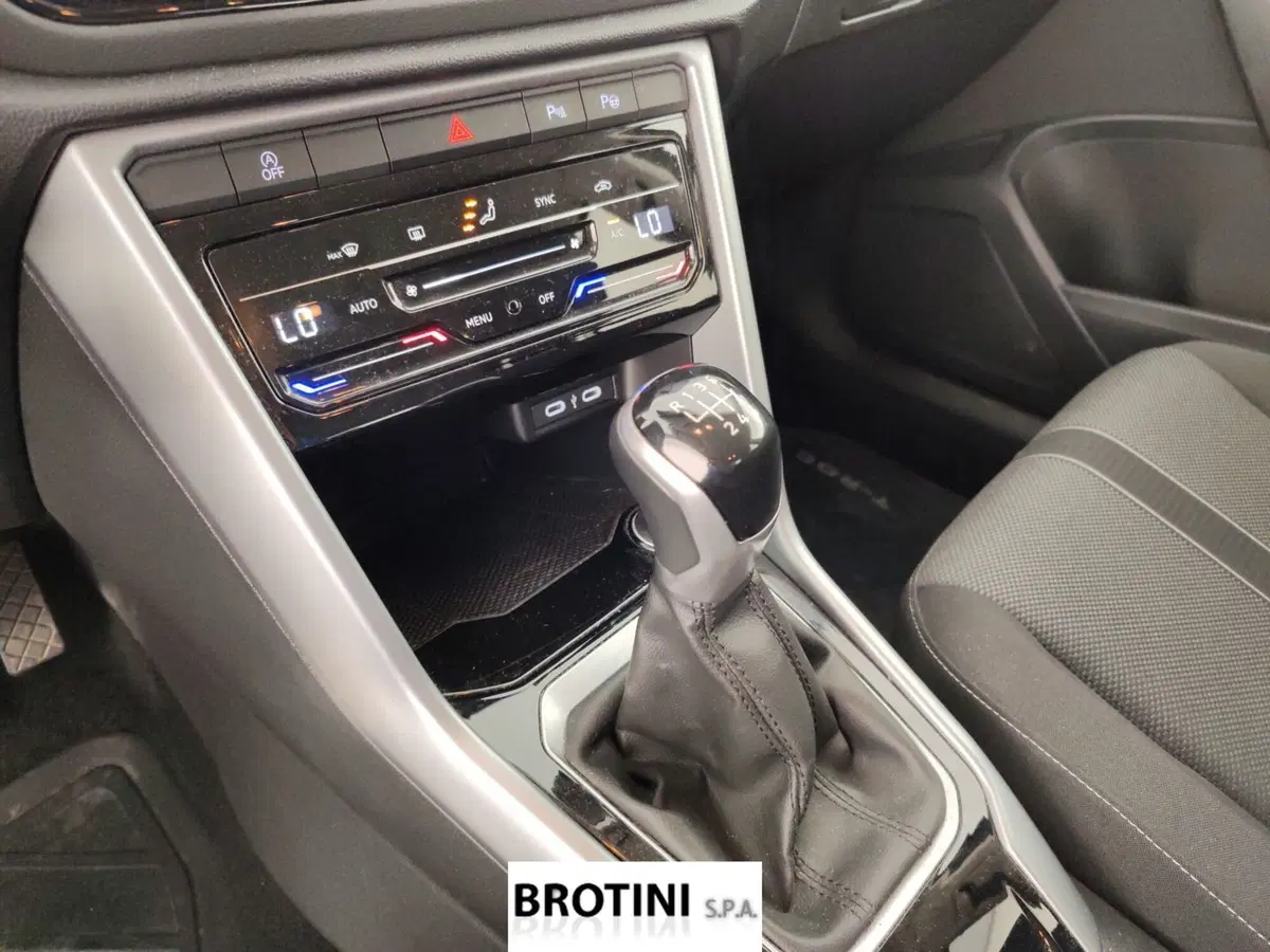 Volkswagen T-Roc usata a Massa-Carrara (12)