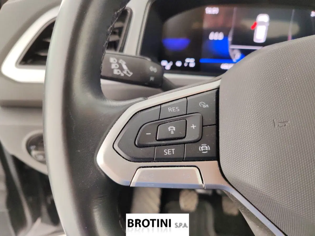 Volkswagen T-Roc usata a Massa-Carrara (14)