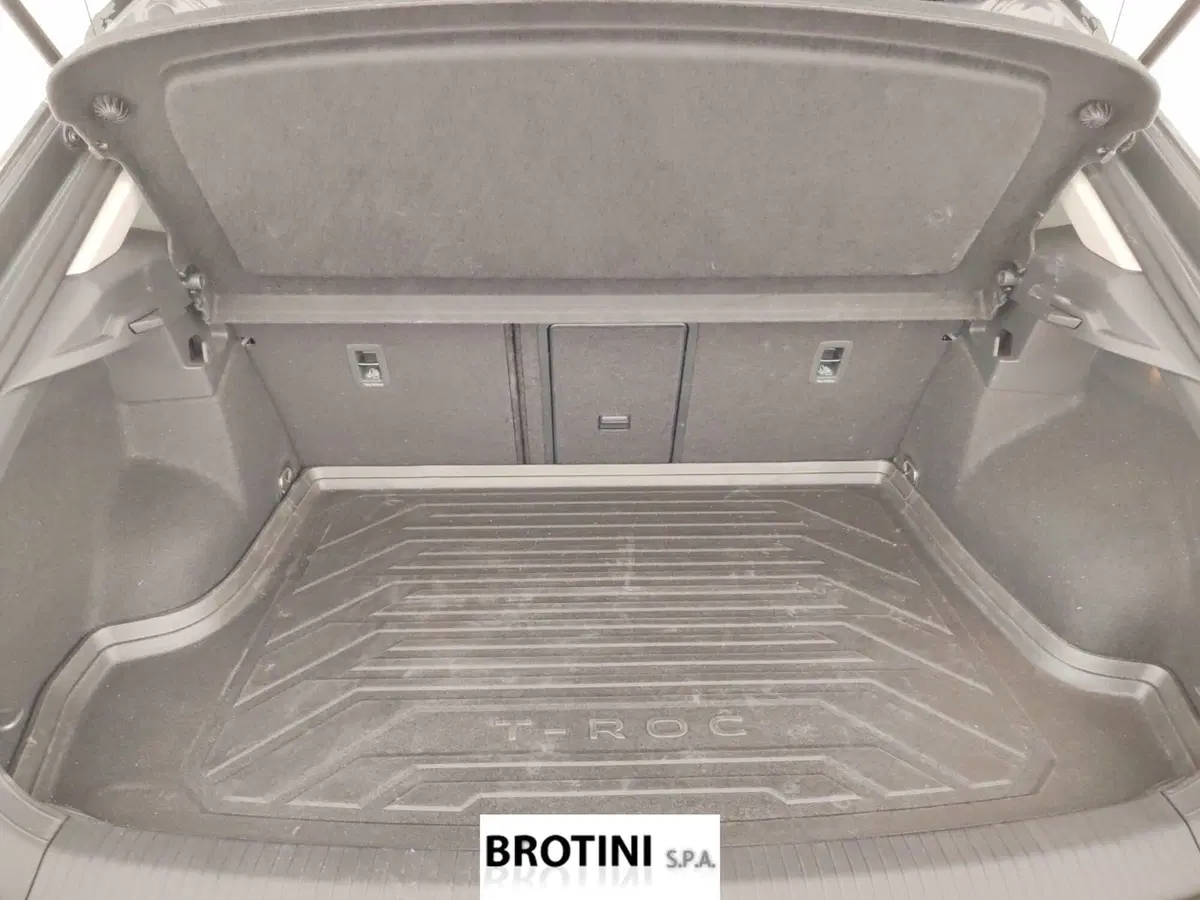 Volkswagen T-Roc usata a Massa-Carrara (16)