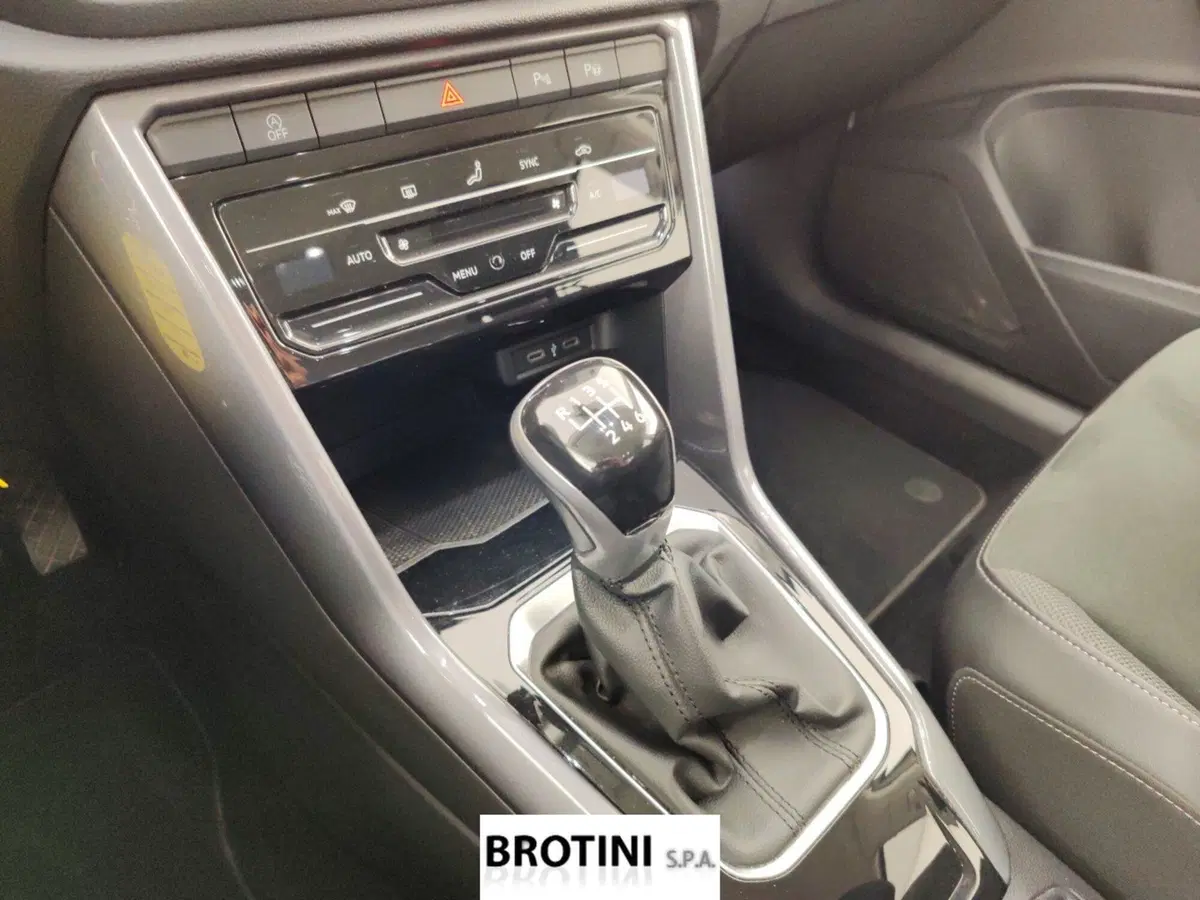 Volkswagen T-Roc usata a Massa-Carrara (11)