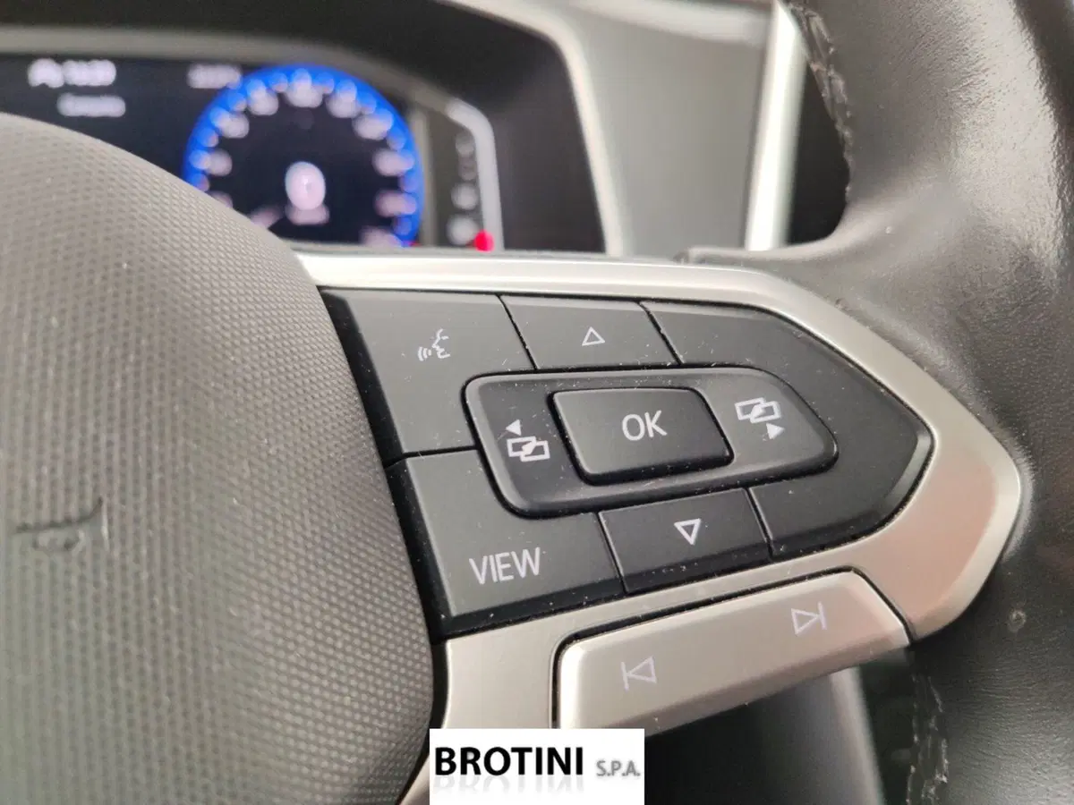 Volkswagen T-Roc usata a Massa-Carrara (13)