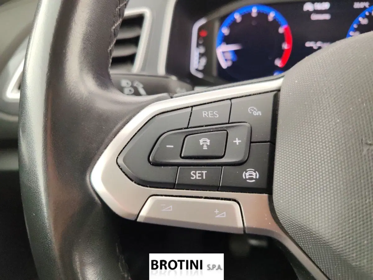 Volkswagen T-Roc usata a Massa-Carrara (14)