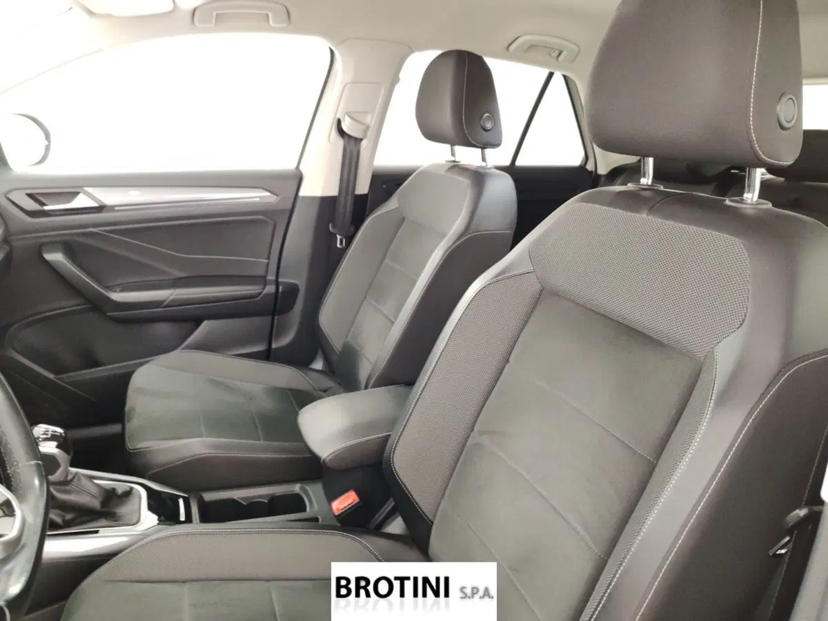 Volkswagen T-Roc usata a Massa-Carrara (9)