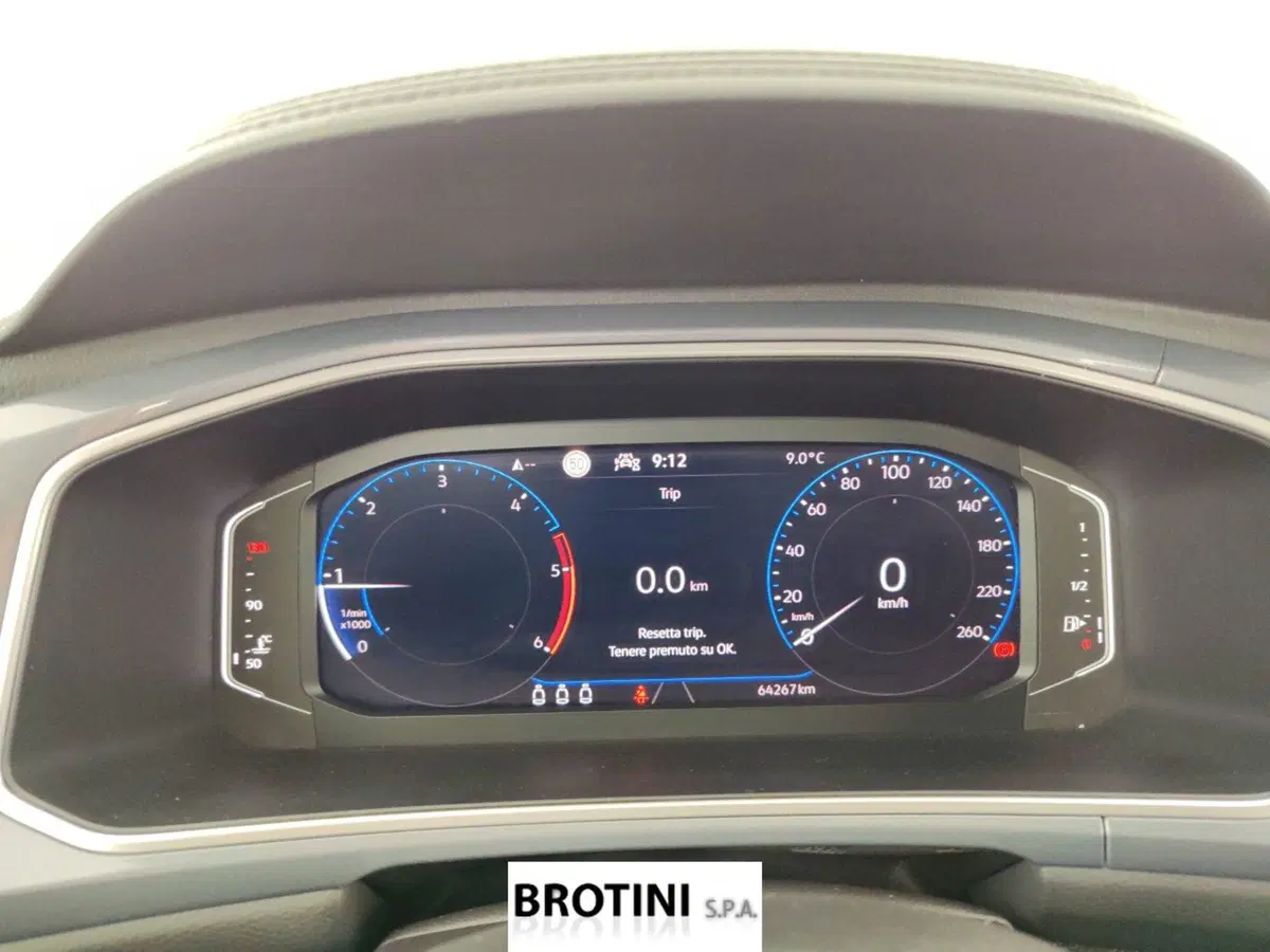 Volkswagen T-Roc usata a Massa-Carrara (15)