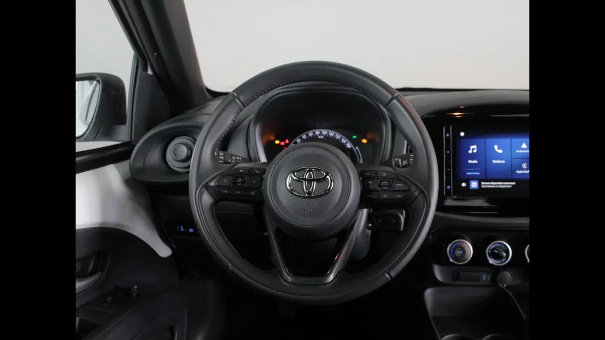 Toyota Aygo X usata a Palermo (9)