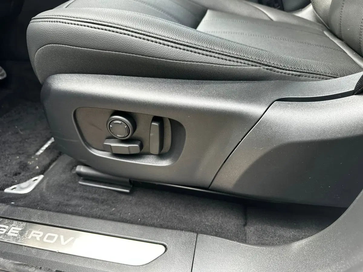 Land Rover Range Rover Evoque nuova a Ascoli Piceno (17)